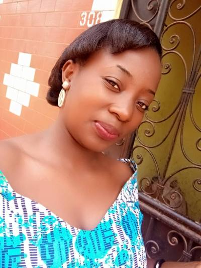 Celine 26 Jahre Yaounde Kamerun