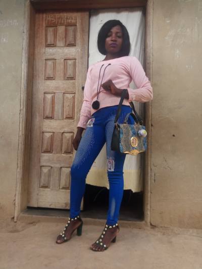 Renata 27 ans Yaounde Cameroun