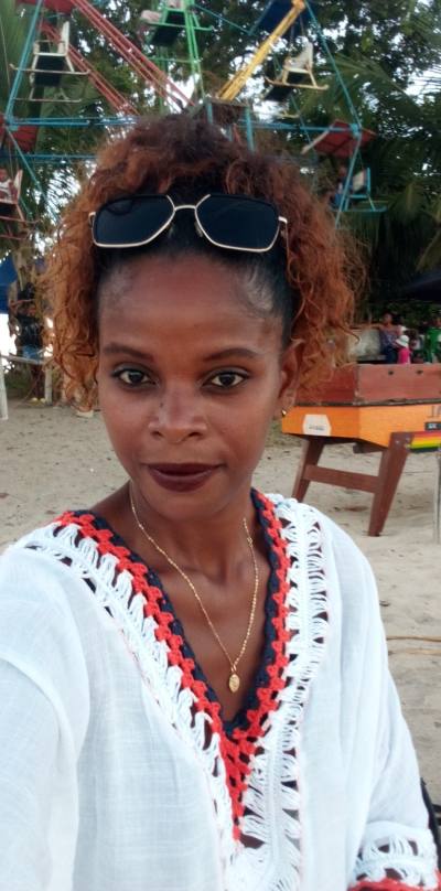 Marie  29 Jahre Sambava208 Madagaskar