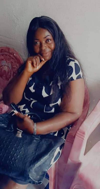 Claire  57 Jahre Yaoundé Cameroun