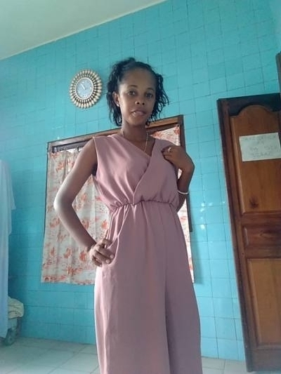 Eliane  35 ans Ambanja  Madagascar