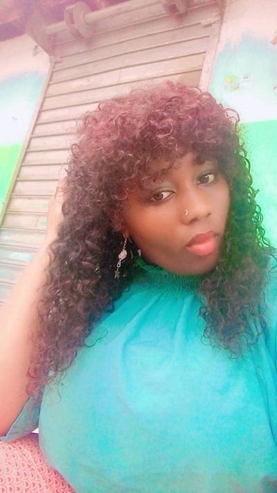 Sandra 29 years Douala Cameroon