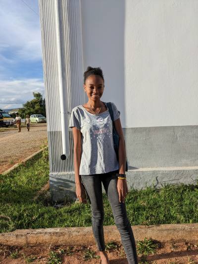 Emma 24 ans Antsiranana  Madagascar