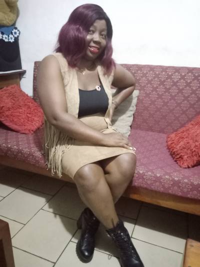 Virgine 31 ans Yaoundé 4 Cameroun