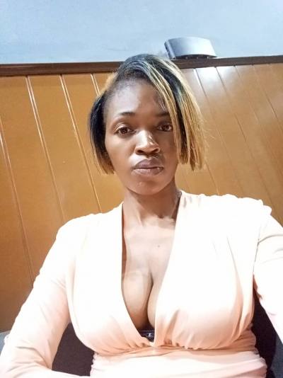 Stephanie 31 years Mfoundi Cameroon