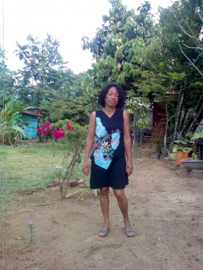Annick 46 years Vohémar Madagascar
