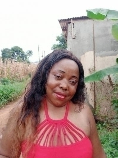 Laure 41 years Yaoundé Cameroon