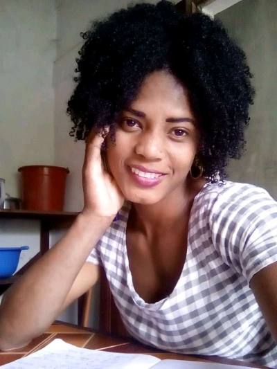 Sisca Site de rencontre femme black Madagascar rencontres célibataires 30 ans