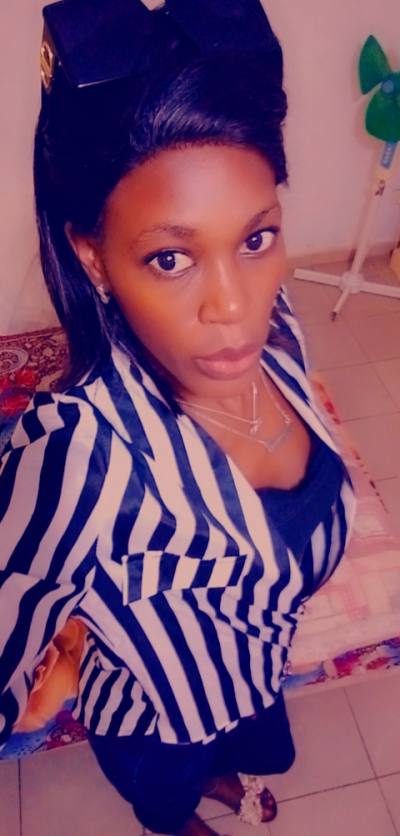 Prudence Site de rencontre femme black Cameroun rencontres célibataires 34 ans