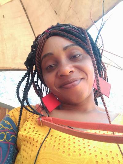 Ange 31 ans Yaounde Cameroun