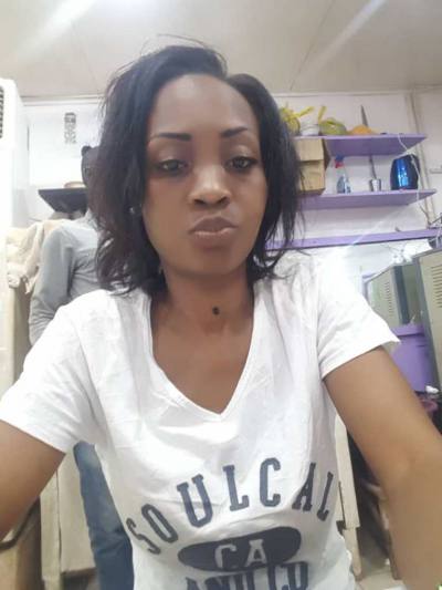 Suzanne 32 ans Yaounde 5 Cameroun