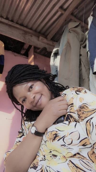 Jeanne 38 Jahre Yaoundé Kamerun