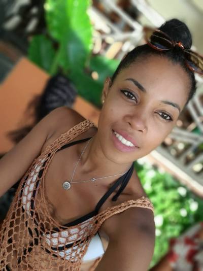 Jenny 31 ans Nosy-bé Hell-ville Madagascar