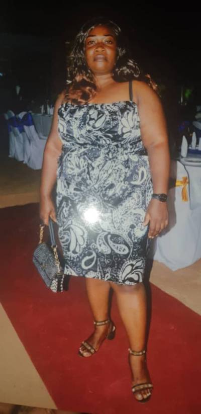 Henriette 42 ans Yaoundé Cameroun