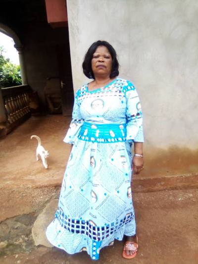 Jacqueline 61 Jahre Yaounde Kamerun