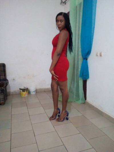 Sabrina Site de rencontre femme black Madagascar rencontres célibataires 22 ans