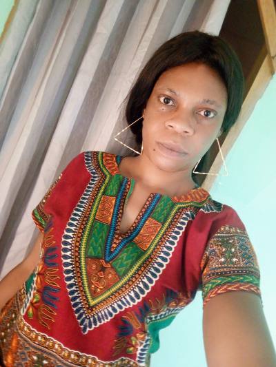 Ernestine 39 Jahre Yaounde 4 Kamerun