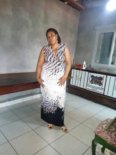 Jeanne 51 Jahre Yaoundé Kamerun