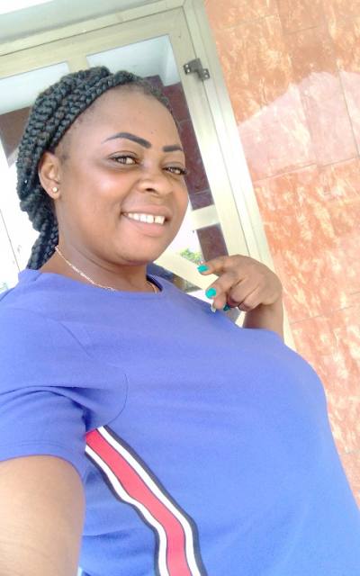 Flore 32 ans Yaoundé Cameroun