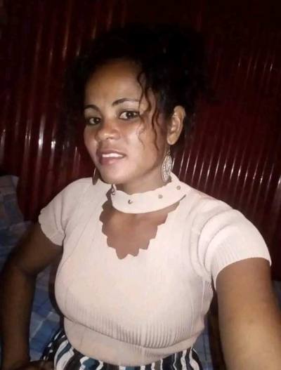 Prisca 34 ans Antsiranana Madagascar