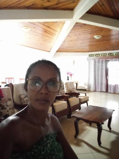 Linda 41 ans Vohemar  Madagascar