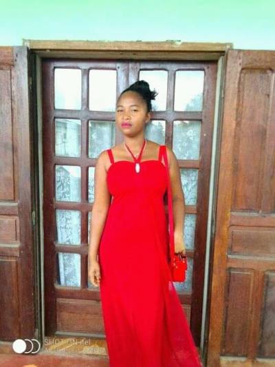 Nirina 31 Jahre Sambava  Madagaskar