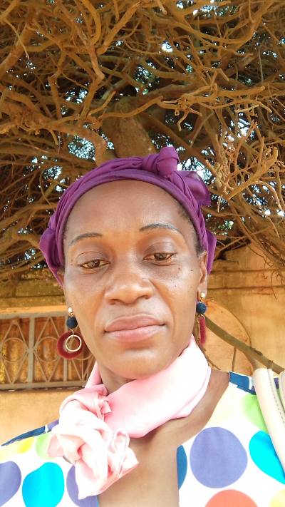 Carole 46 Jahre Yaoundé Kamerun