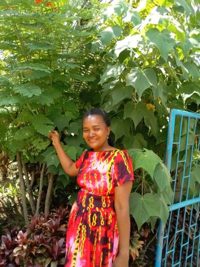 Chantal 48 ans Fenerive Est Madagascar