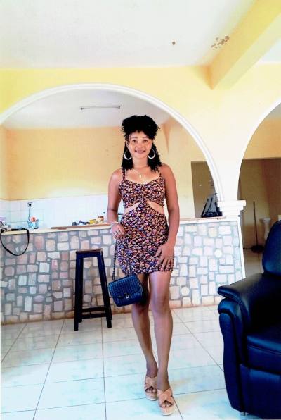 Amina 36 years Antsiranana Madagascar