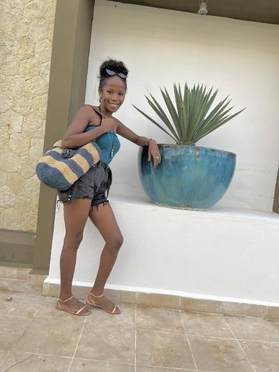 Viviane 29 ans Majunga Madagascar