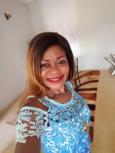 Eva 55 Jahre Yaoundé Kamerun