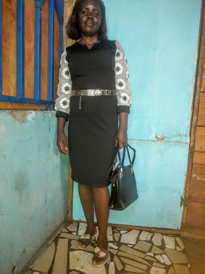 Florine 52 ans Kribi Cameroun