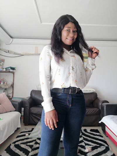 Pauline 29 ans Douala  Cameroun