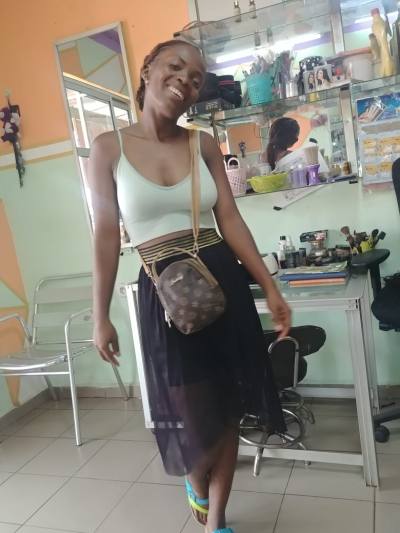 Giselle 26 ans Mfoundi Cameroun