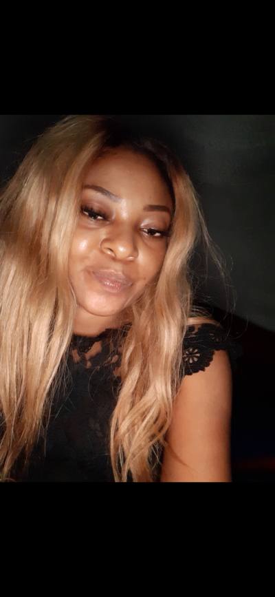 Grace 36 ans Littoral  Cameroun