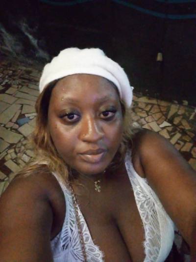 Fabiola 28 years Littoral Cameroon
