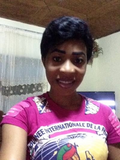 Arlette 33 Jahre Yaoundé  Kamerun
