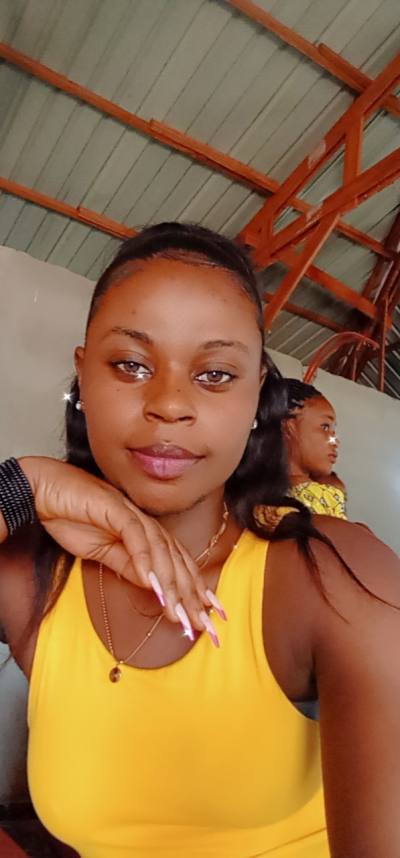 Francine 31 ans Yaounde Cameroun