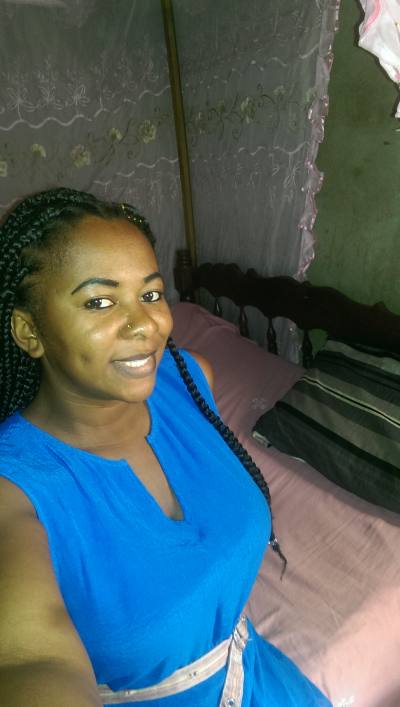 Adrianah 29 ans Nosy-be Hell-ville Madagascar