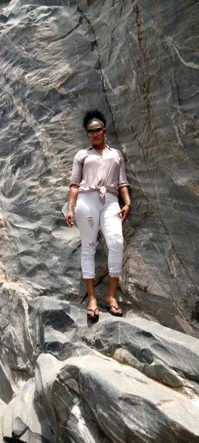 Carine 37 ans Yaoundé  Cameroun