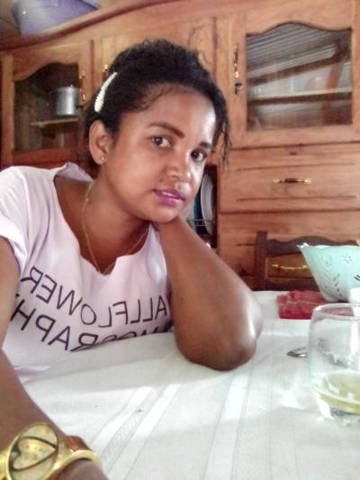 Aliza 33 ans Sambava Madagascar