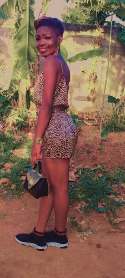 Elodie 32 ans Centre Cameroun