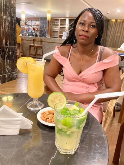 Madeleine 32 Jahre Yaoundé  Kamerun
