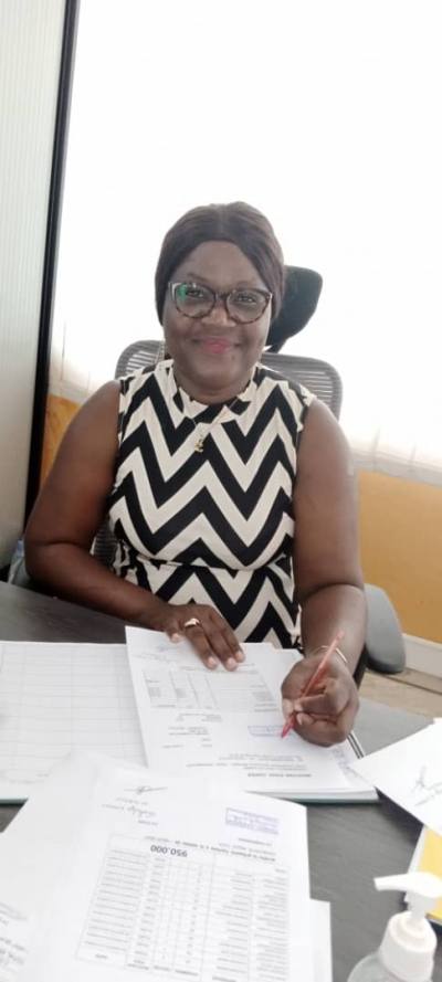 Evelyne 46 ans Yaoundé  Cameroun