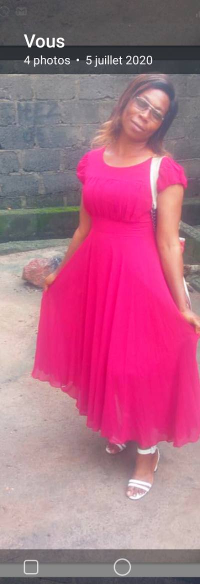 Josepha 48 ans Est Cameroun