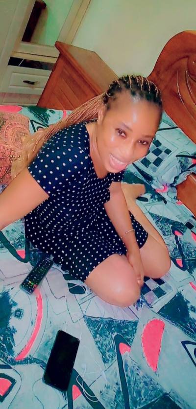 Astou 34 ans Pratiquant  Sénégal