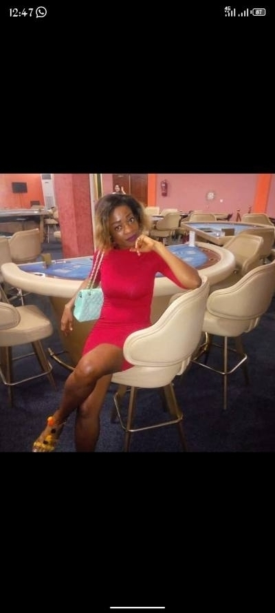 Aurelie 27 ans Kribi 2 Cameroun