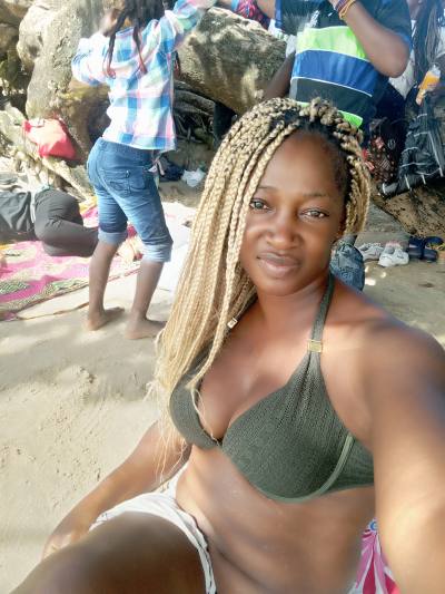 Laila 33 ans Douala Cameroun