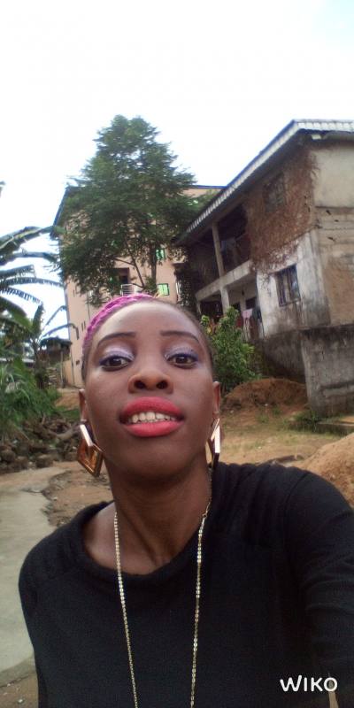 Francoise 32 years Douala Cameroon