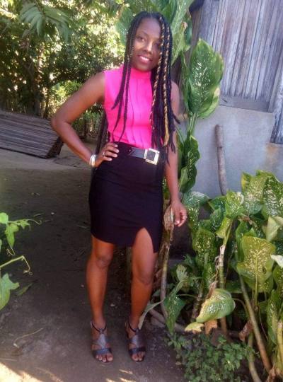 Viviana Site de rencontre femme black Cameroun rencontres célibataires 37 ans